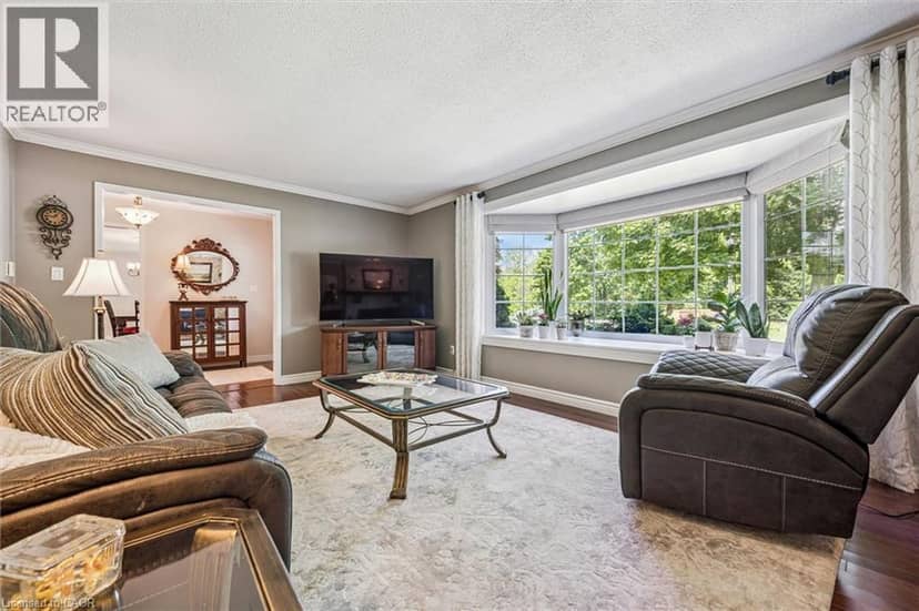 7 KING Street — photo 10 of 40