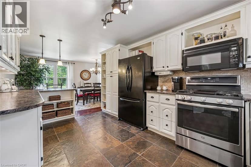 7 KING Street — photo 16 of 40