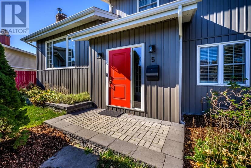 5 Labrador Place — photo 3 of 40