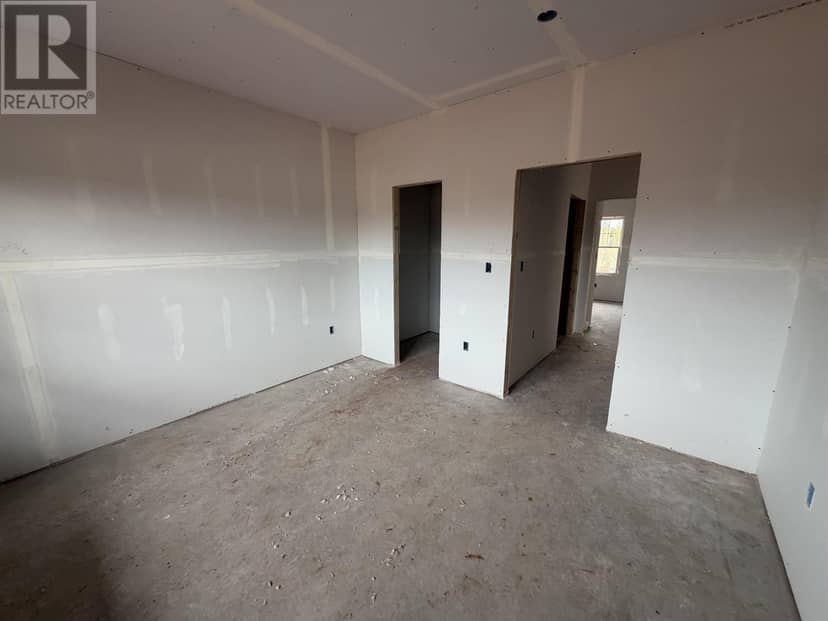 84 Rogerson Street — photo 6 of 6
