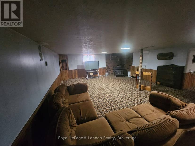 306 Walker Street E — photo 21 of 38