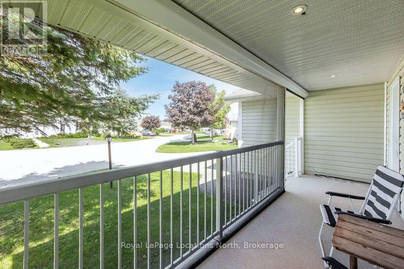 77 Pennsylvania Avenue, Wasaga Beach, photo 2