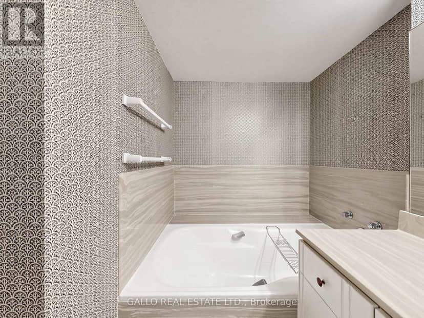 203 - 10 Kenneth Avenue — photo 28 of 39
