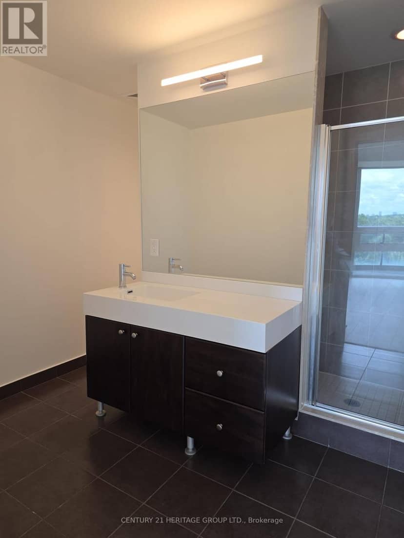 805 - 35 Brian Peck Crescent — photo 14 of 20