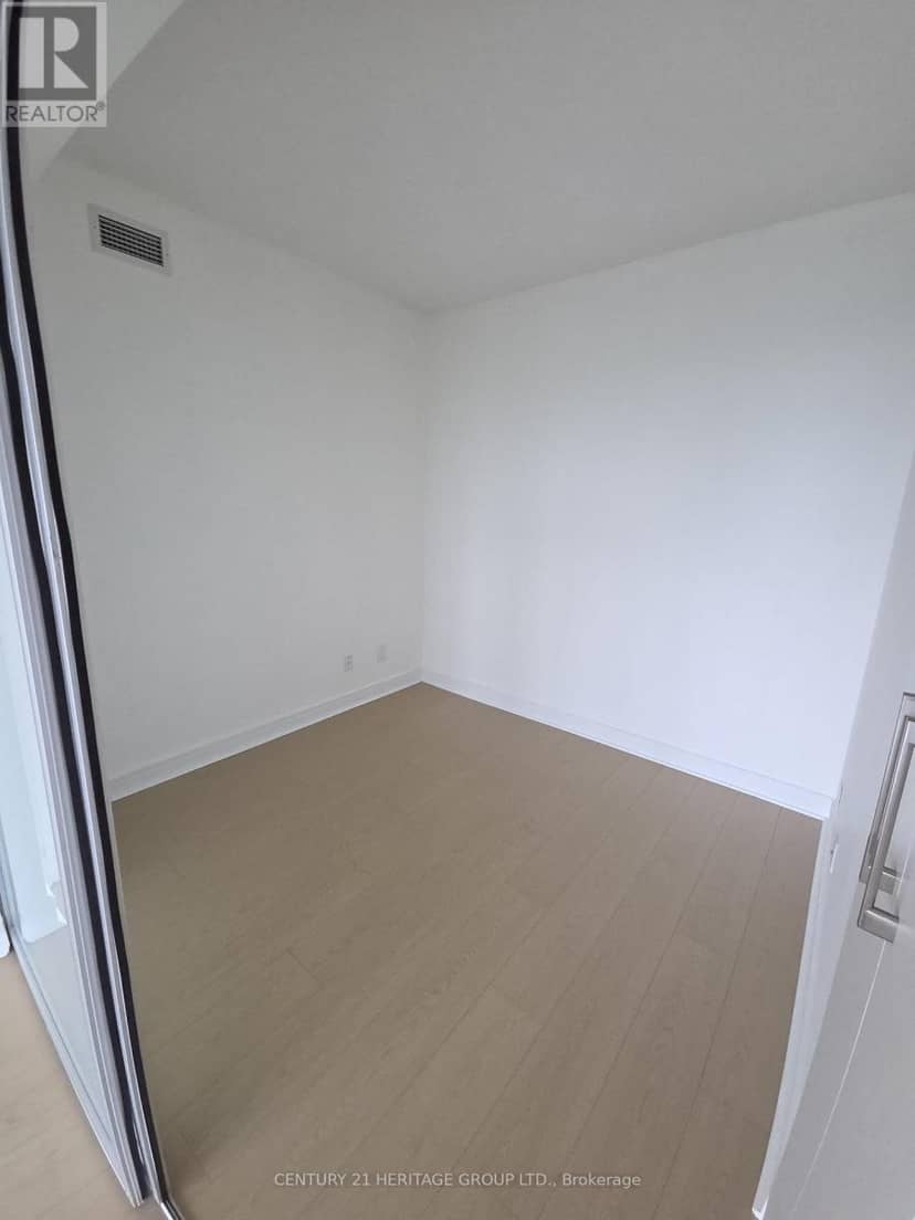 805 - 35 Brian Peck Crescent — photo 15 of 20