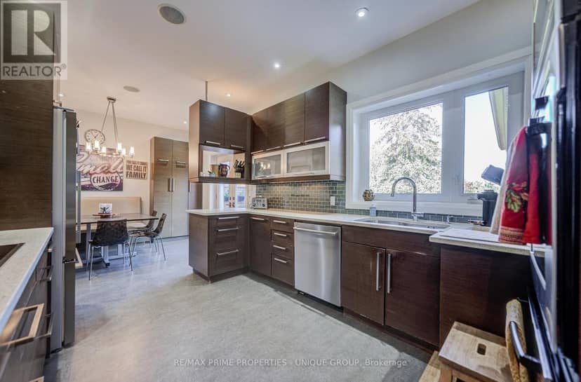 24 Cedarbank Crescent — photo 16 of 40