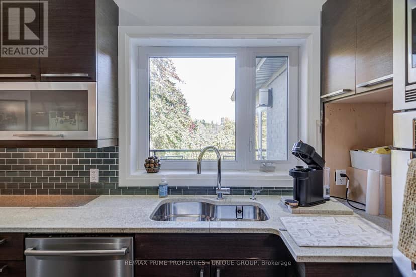 24 Cedarbank Crescent — photo 17 of 40