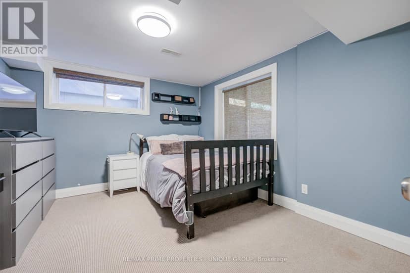 24 Cedarbank Crescent — photo 37 of 40