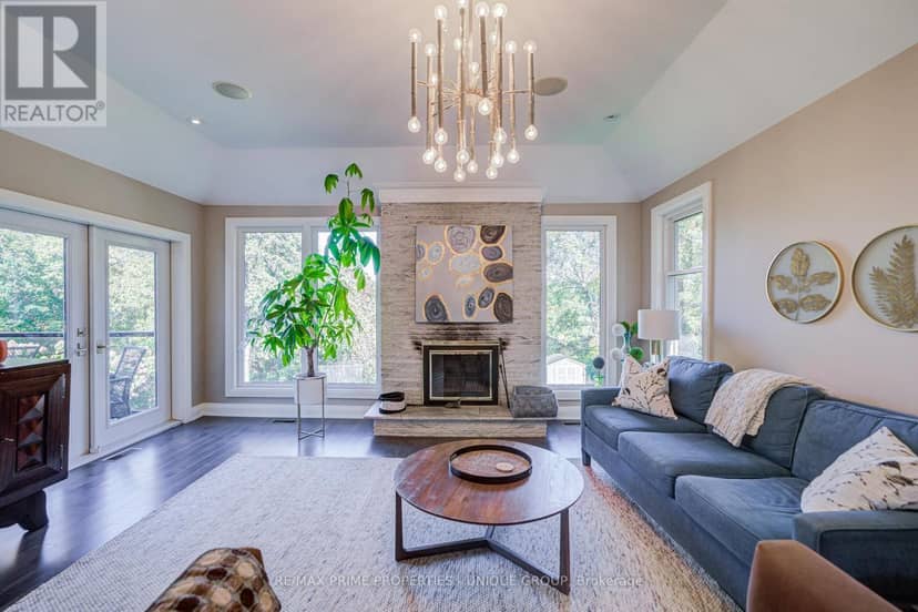 24 Cedarbank Crescent — photo 9 of 40