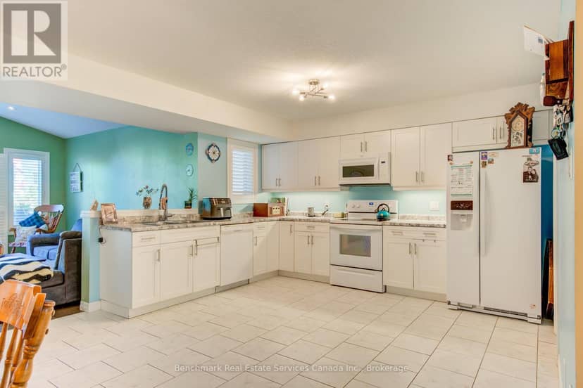 39 Leesboro Trail, Thames Centre, photo 6