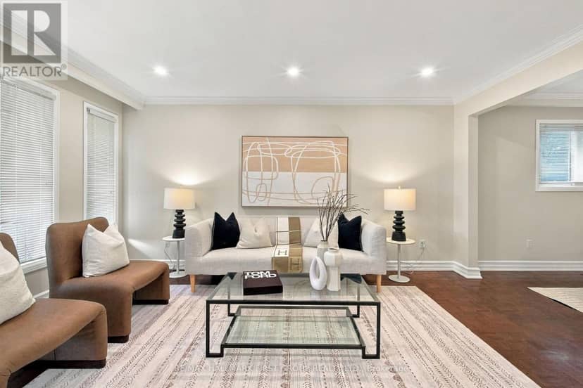 520 McLeod Crescent — photo 5 of 27