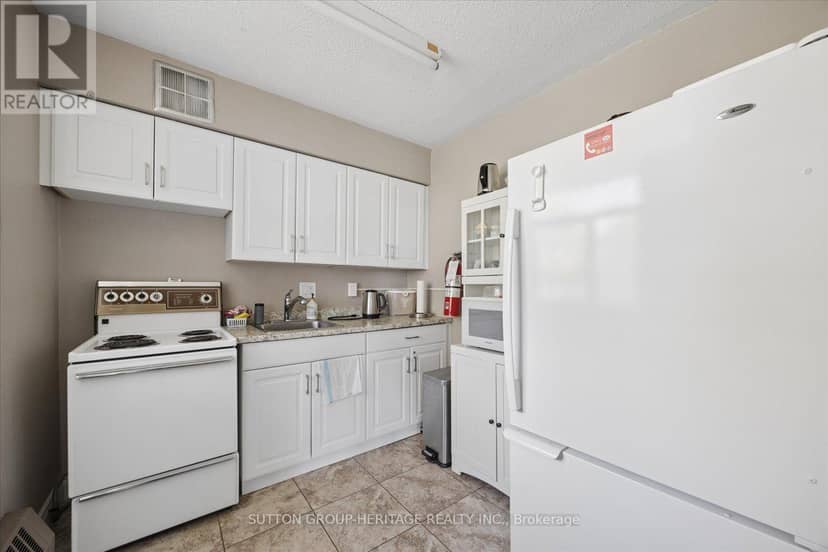 1406 - 44 Falby Court — photo 38 of 40