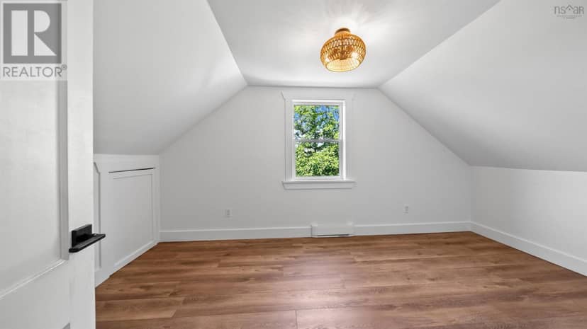 379 Bissett Road — photo 35 of 40