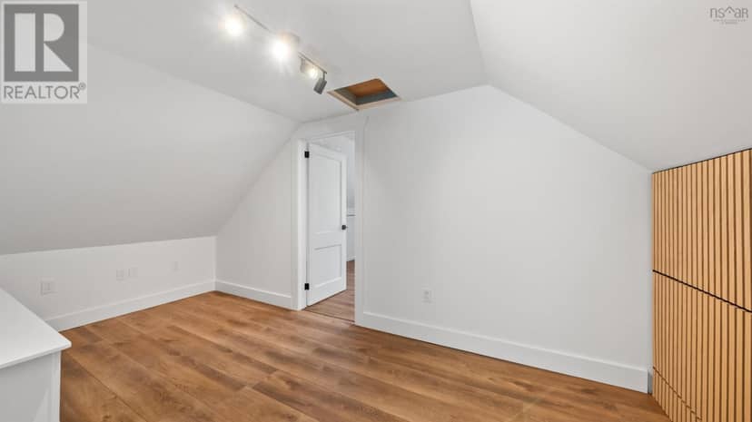 379 Bissett Road — photo 38 of 40