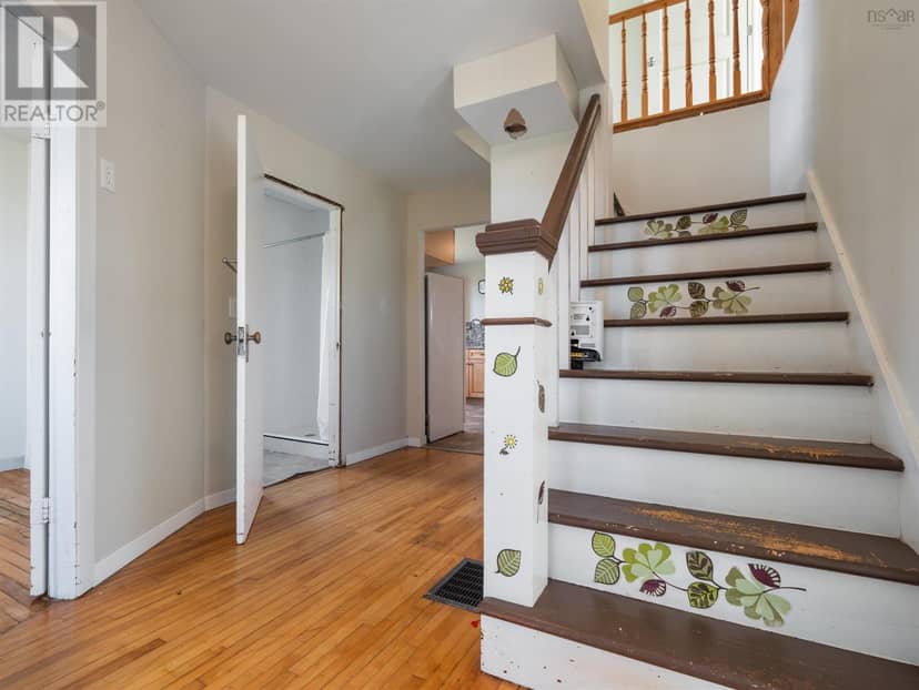 540 Farm Road — photo 18 of 40