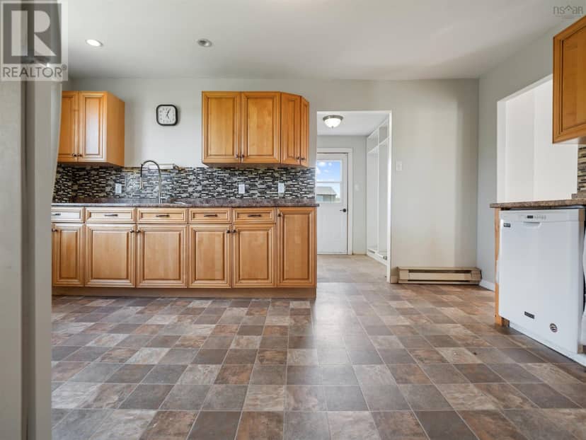 540 Farm Road — photo 21 of 40