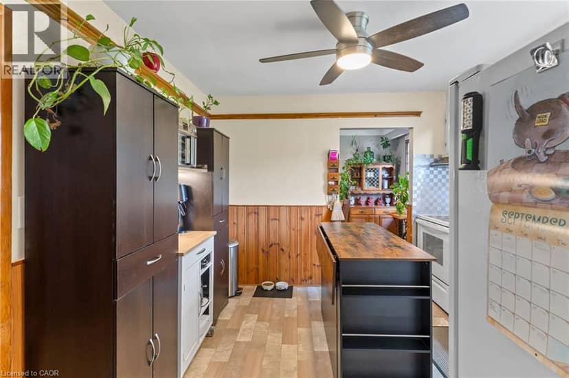 15 COLLIER Crescent — photo 14 of 40