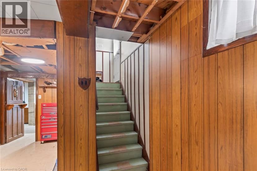 15 COLLIER Crescent — photo 24 of 40