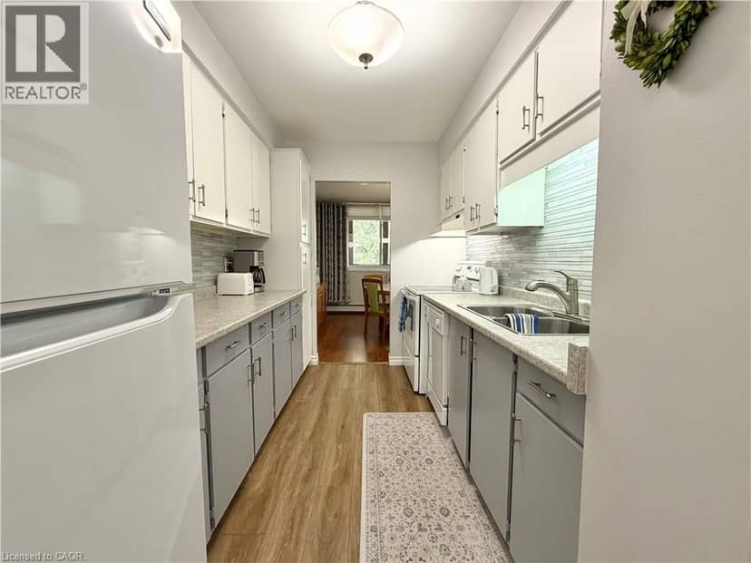 944 CALEDONIAN View Unit# 301 — photo 12 of 32