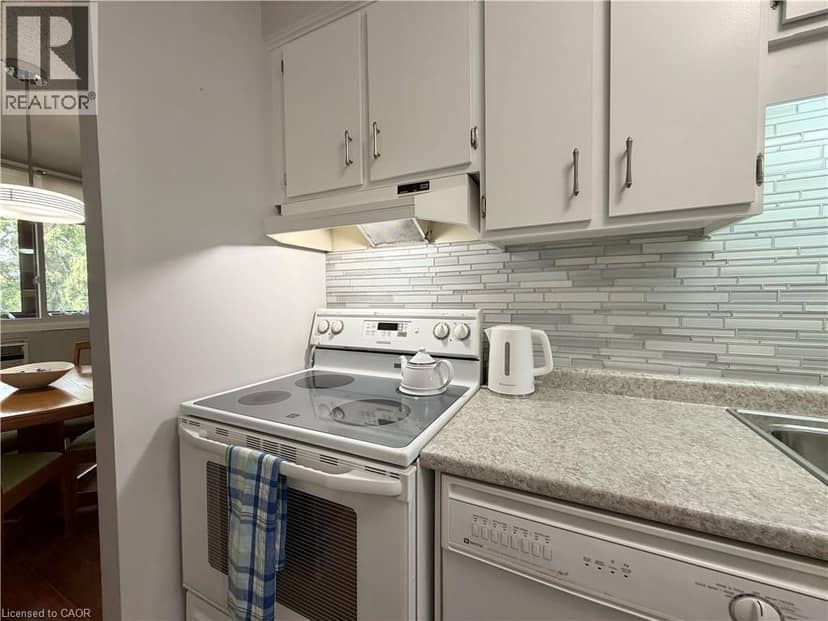 944 CALEDONIAN View Unit# 301 — photo 14 of 32