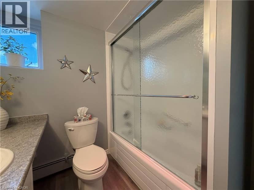 944 CALEDONIAN View Unit# 301 — photo 22 of 32