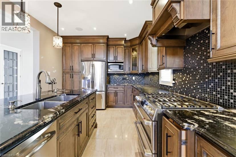 85 HILLCROFT Drive — photo 15 of 40