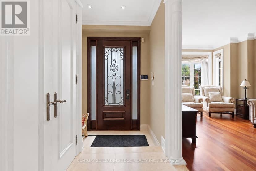 40 Arista Gate — photo 3 of 40