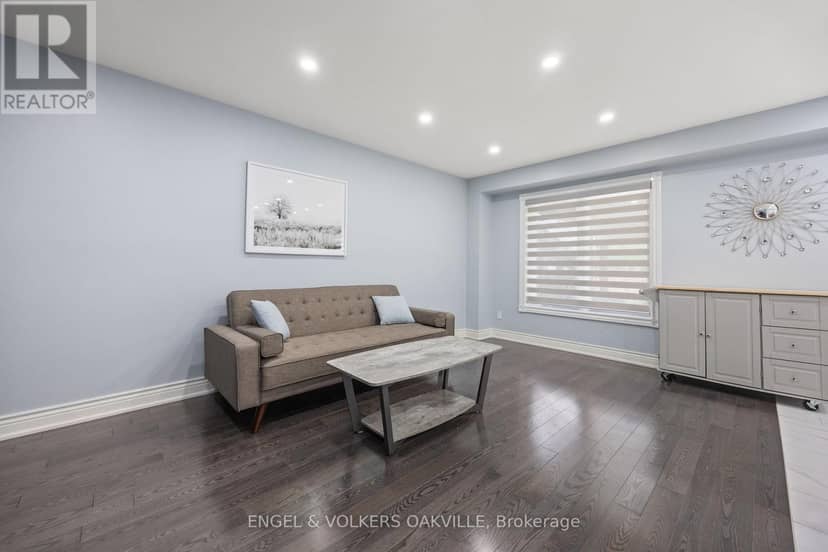 10 Crieff Avenue — photo 15 of 40