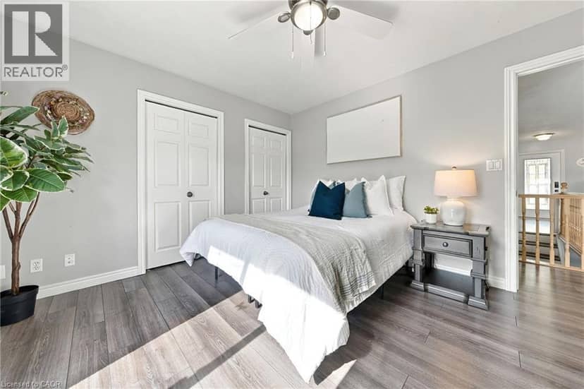 915 ST GEORGE Street — photo 11 of 27
