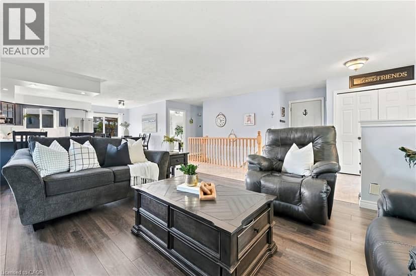 915 ST GEORGE Street, Port Dover, photo 5