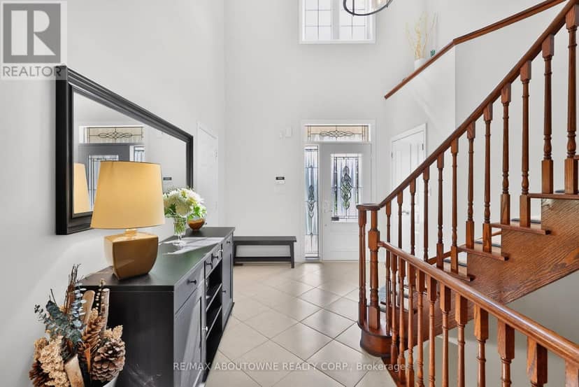 2269 Whitworth Drive, Oakville, photo 6