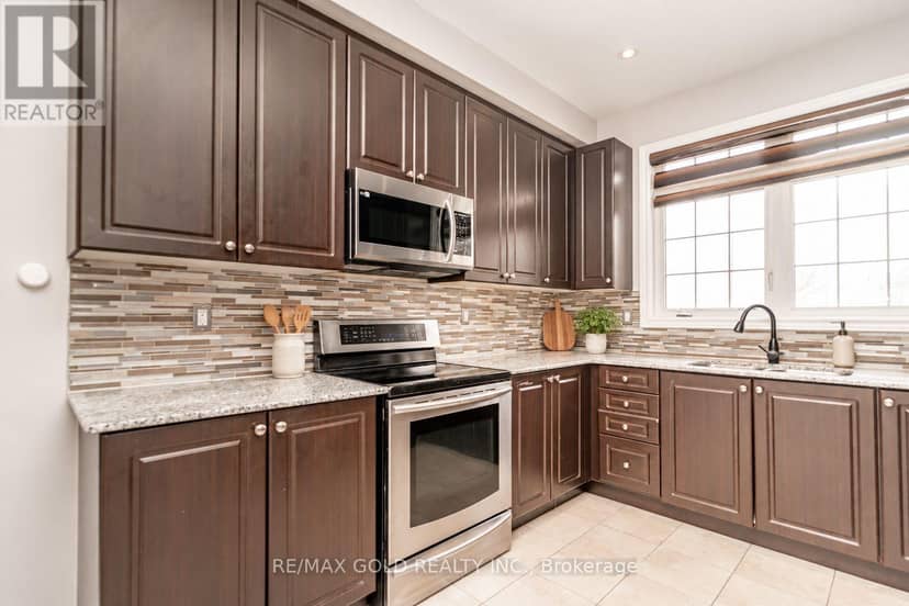 32 Rockman Crescent — photo 11 of 31
