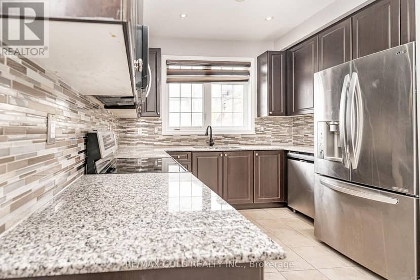 32 Rockman Crescent — photo 12 of 31