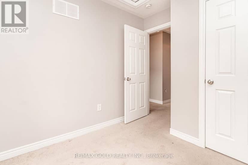 32 Rockman Crescent — photo 23 of 31