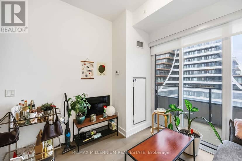 803 - 20 Shore Breeze Drive — photo 21 of 40