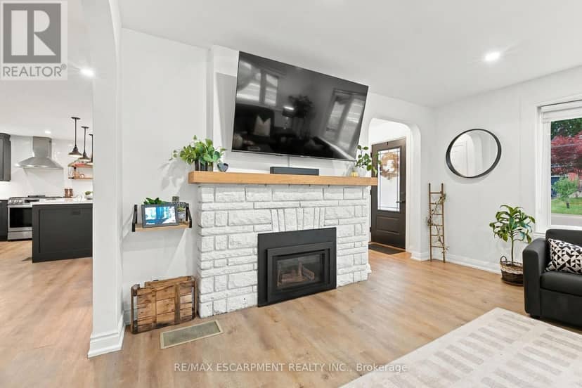 915 Tanager Avenue, Burlington, photo 6
