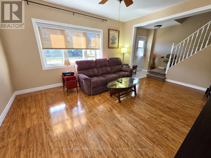 151 June Street, Renfrew, photo 2