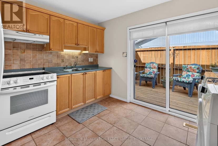 354 Oak Street — photo 17 of 39