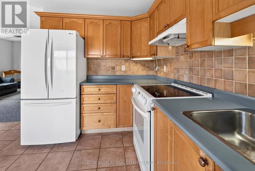 354 Oak Street — photo 18 of 39