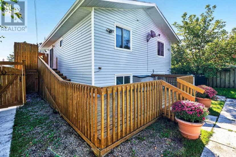 354 Oak Street, Gananoque, photo 5