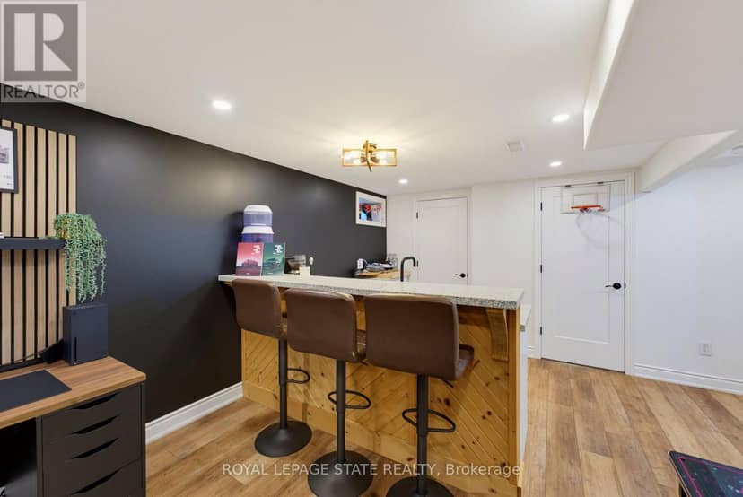 50 Fusilier Drive — photo 33 of 40