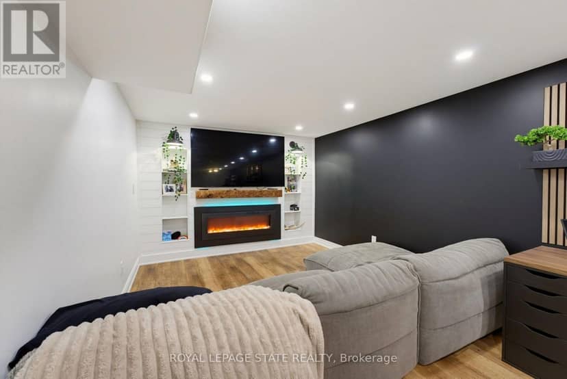 50 Fusilier Drive — photo 34 of 40