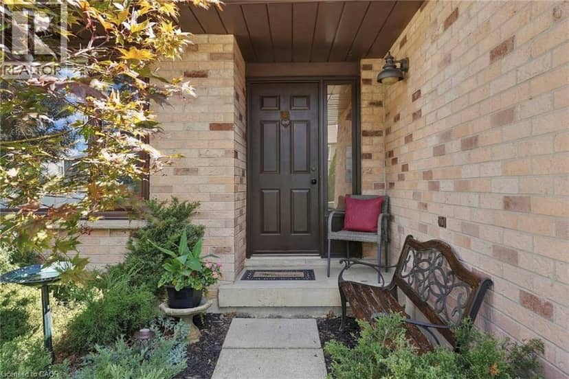 89 BRIGADE Drive, Hamilton, photo 2