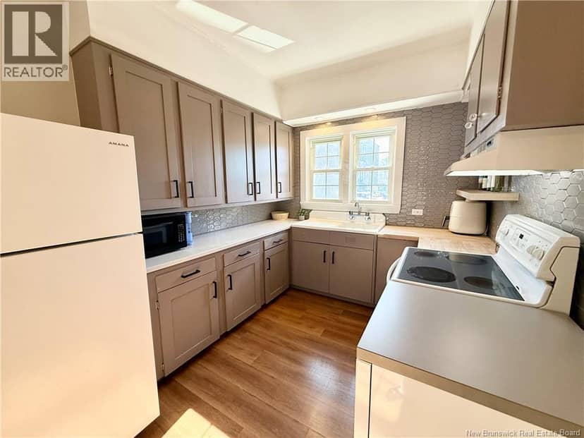 680 Bridge Street — photo 11 of 35