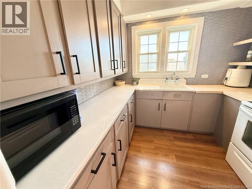 680 Bridge Street — photo 12 of 35