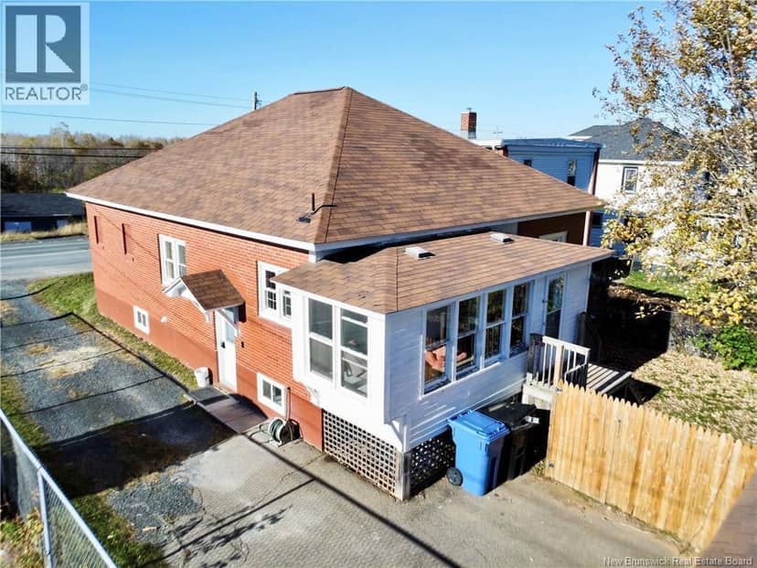 680 Bridge Street, Bathurst, photo 2