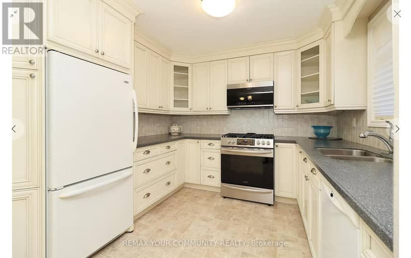 161 Billings Crescent — photo 9 of 34
