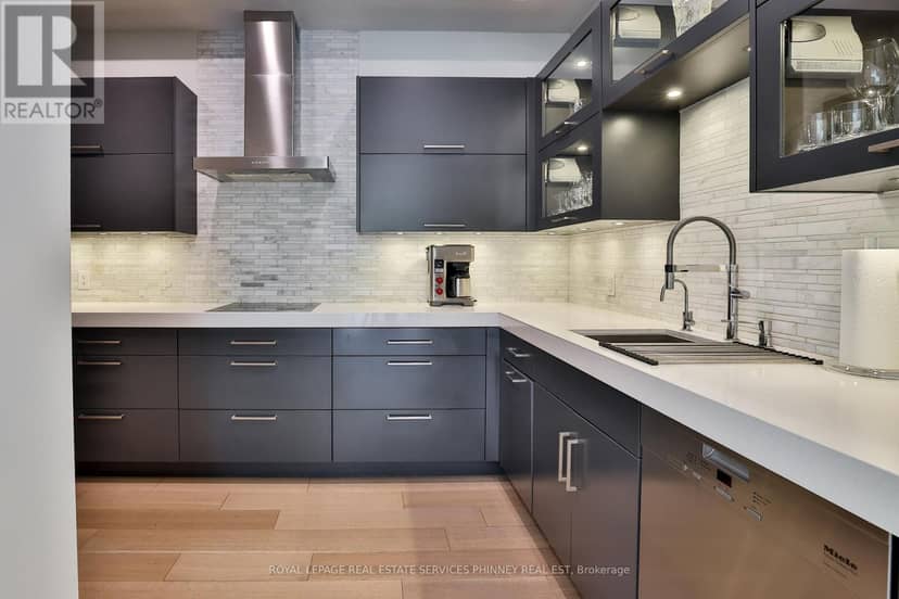 1102 Crestview Street — photo 11 of 40