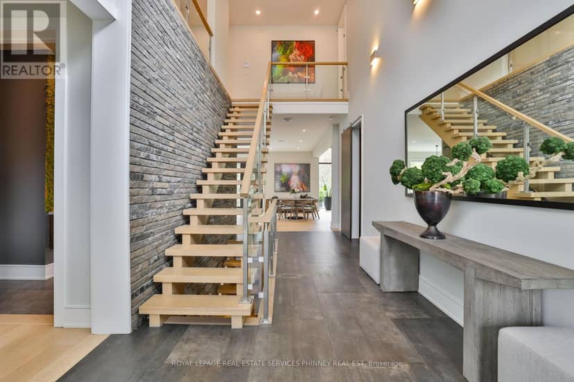 1102 Crestview Street — photo 5 of 40