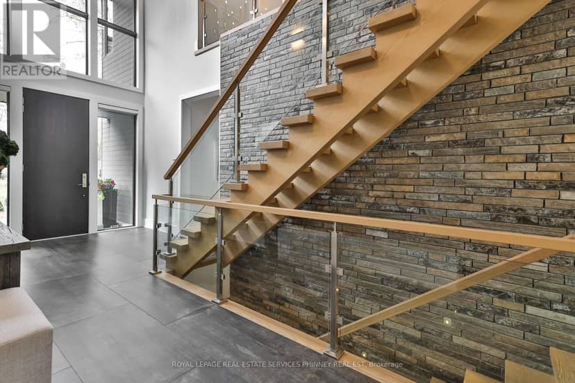 1102 Crestview Street — photo 7 of 40